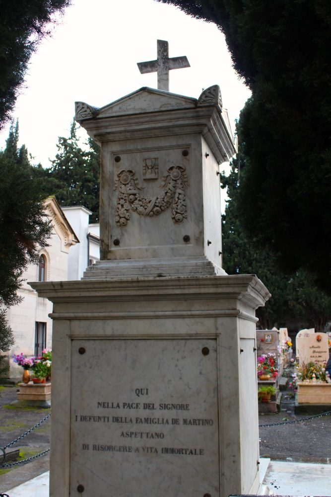 Antonio De Martino's tomb (1).jpg